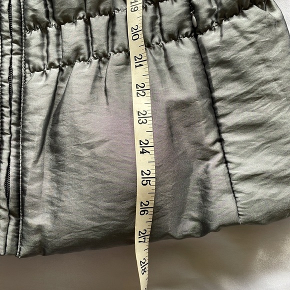 NEW DIRECTIONS Silver Gray Puffy Vest Metallic Full Zip Size Large - Picture 5 of 7